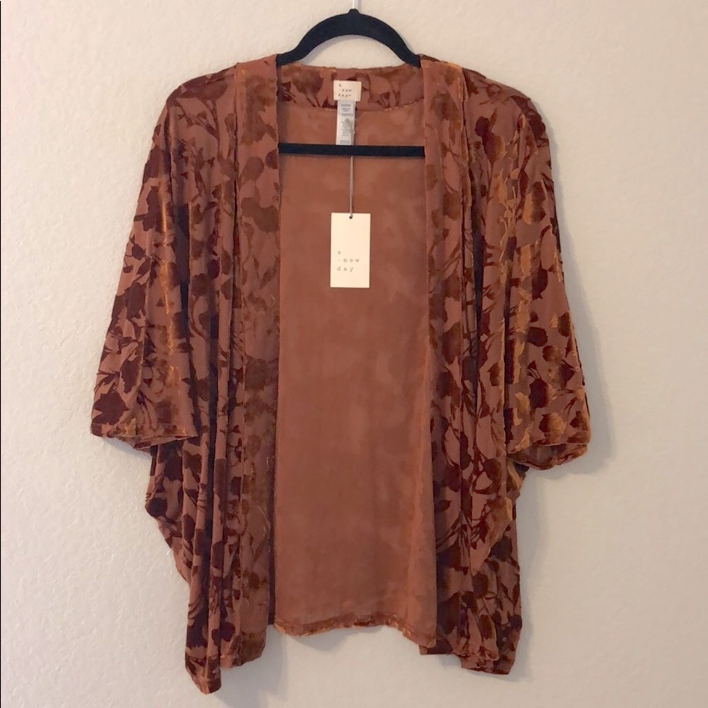 A New Day velvet short sleeve kimono.